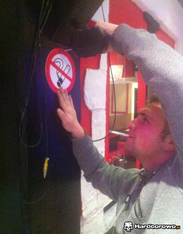 Kto tworzy przepisy ten sam je łamie - 1