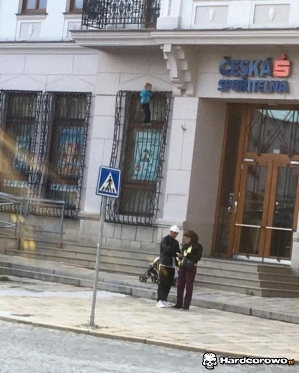 Gówniak spierdala - 1