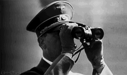 Hitler podglądacz - 1