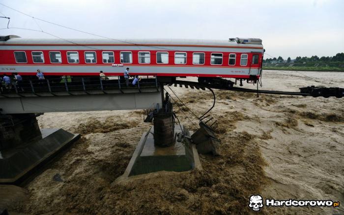 Nieoczekiwany koniec mostu - 1