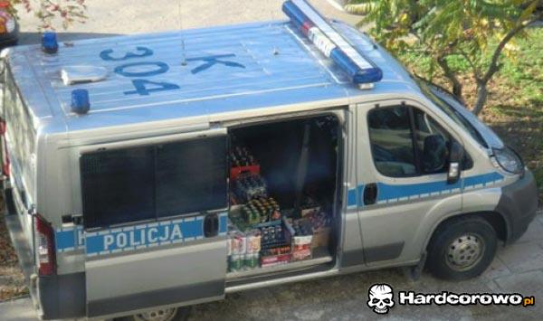 Policja robi zapasy - 1