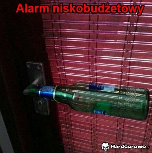 Alarm niskobudżetowy - 1