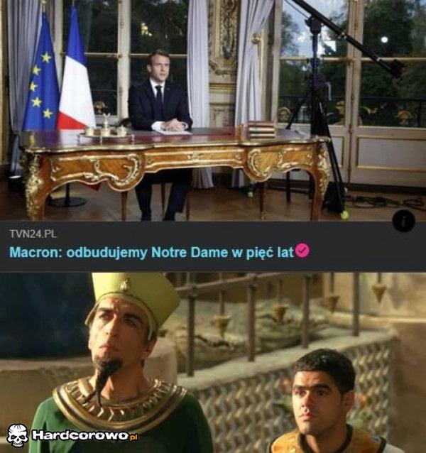 Macron - 1