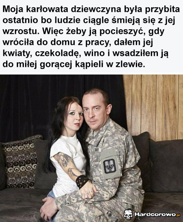 Karłowata dziewczyna - 1