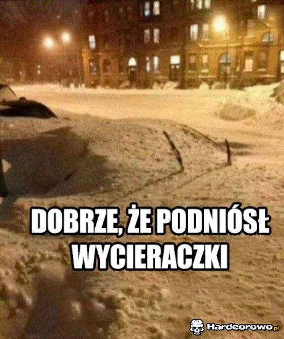 Dobrze że podniósł wycieraczki - 1