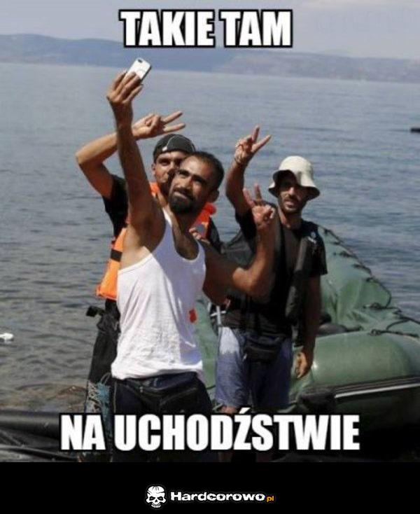 Biedni, uciekający przed wojną imigranci - 1