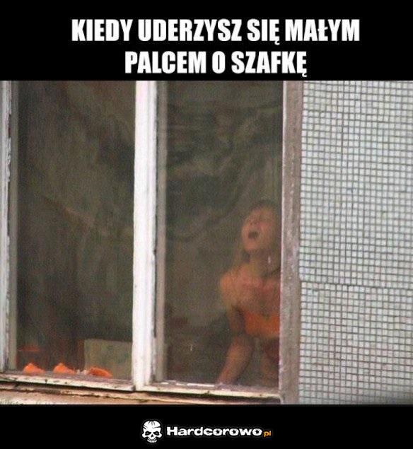 Dziewczyna w oknie - 1