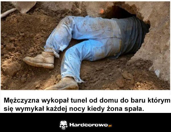 Wykopany tunelik - 1