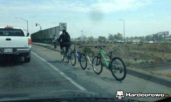 Murzyn wraca do domu po pracy - 1