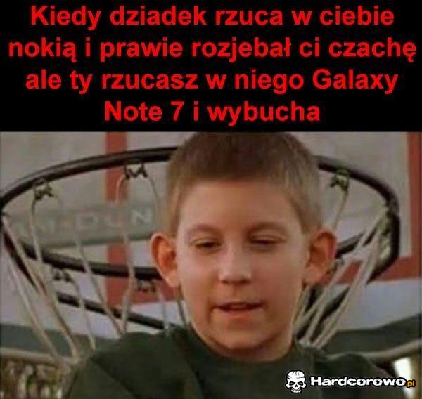 Bójka na telefony - 1