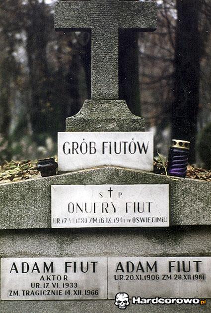 Grób Fiutów - 1