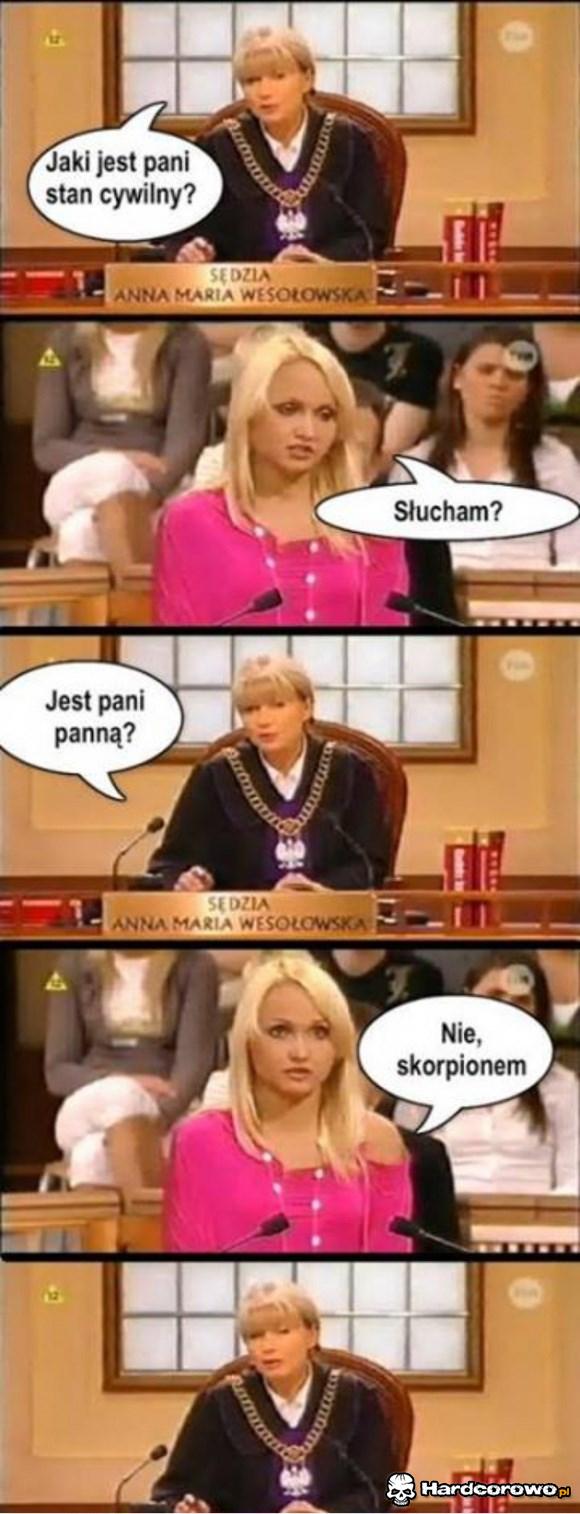 Blondynka w sądzie - 1