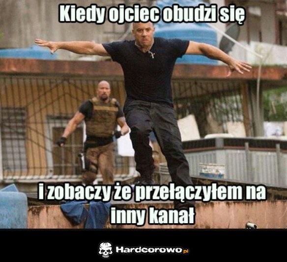 Śpioch ale ogląda - 1