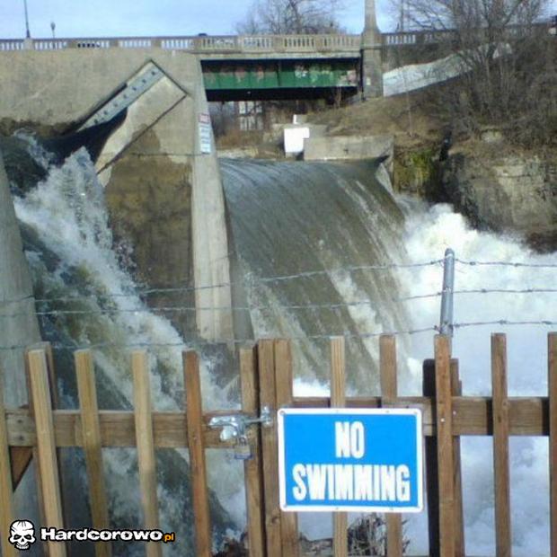 Zakaz pływania - 1