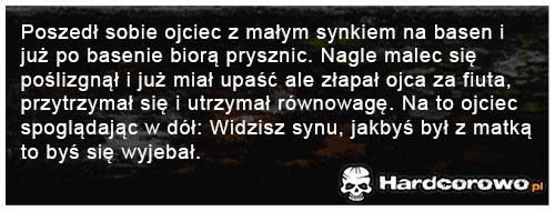 Poszedł sobie ojciec z małym synkiem na basen - 1