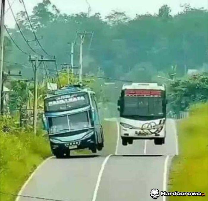 Autobusowy wyścig - 1