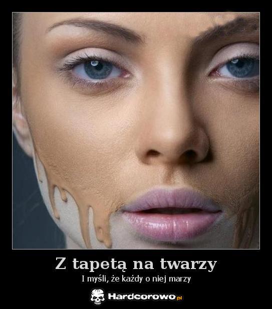 Z tapetą na twarzy - 1