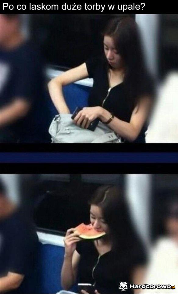 Po co laskom duże torby - 1