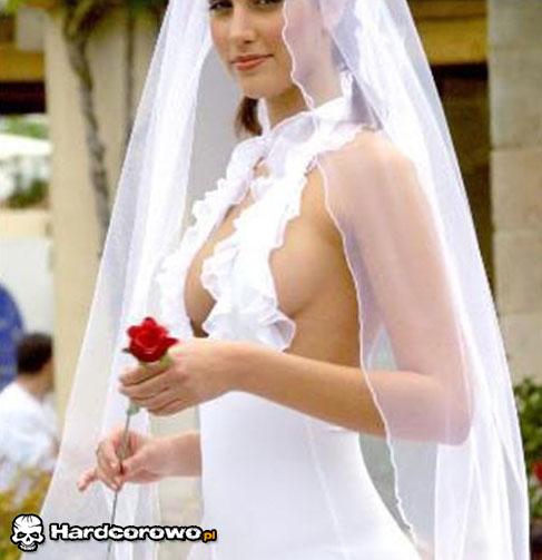 Najlepsza suknia ślubna  - 1