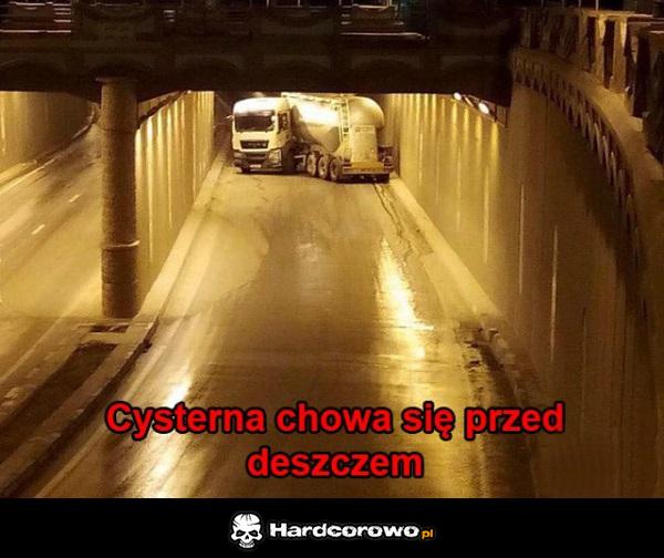 Schowała się - 1