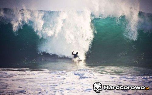 Surfing na dużej fali  - 1