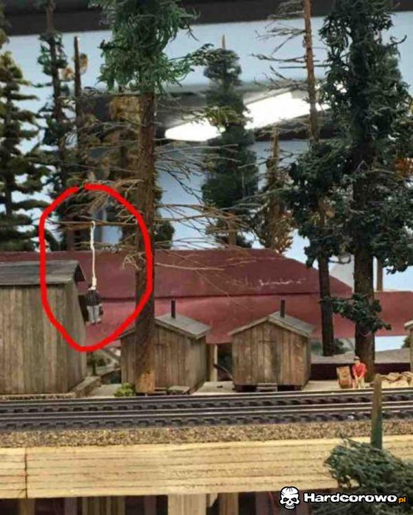 Realistyczny model kolejki - 1