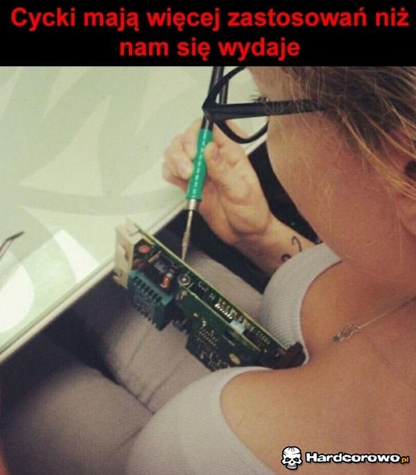 Cycki są niezwykłe - 1