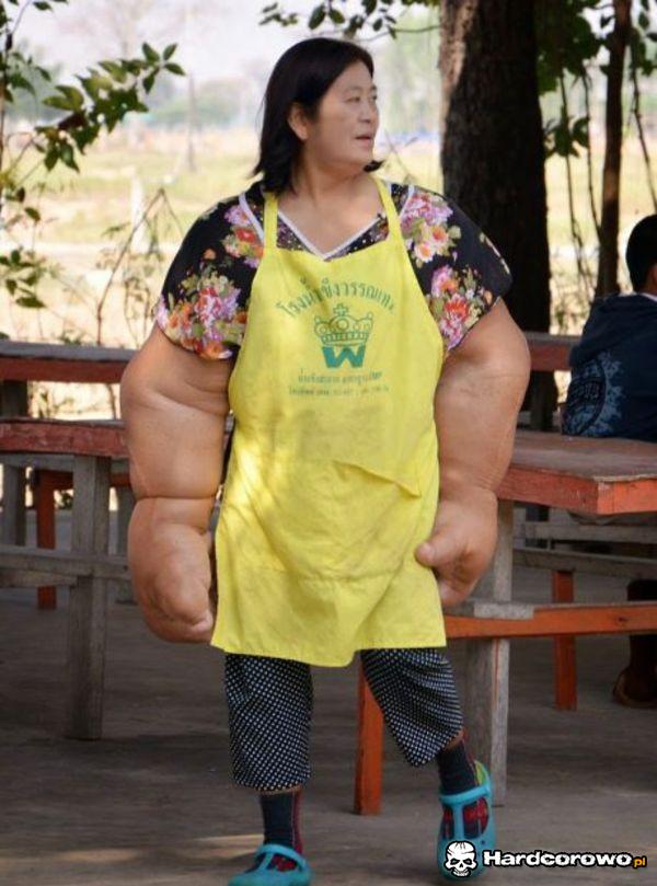 Zapomniała o ćwiczeniach nóg - 1