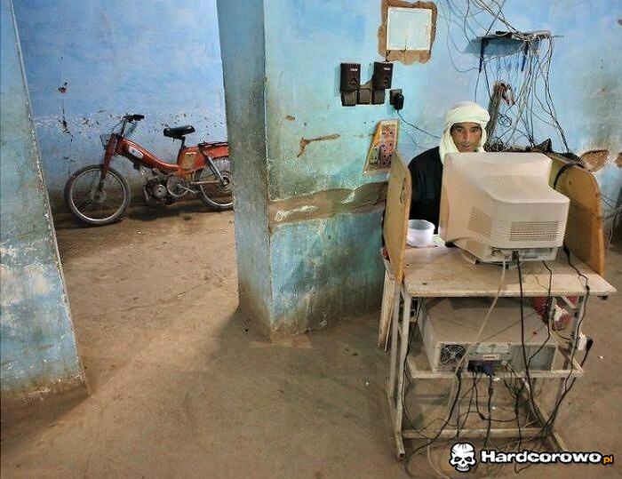 Internet Cafe - 1