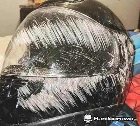 Oto dlaczego warto zakładać kask - 1