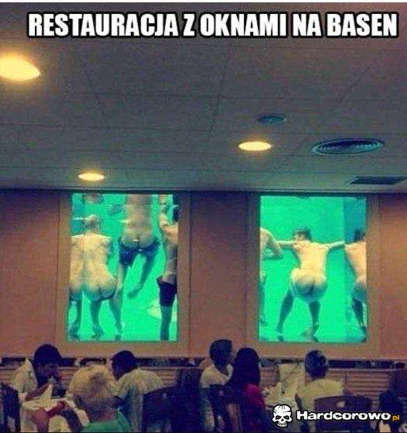 Restauracja z oknami - 1
