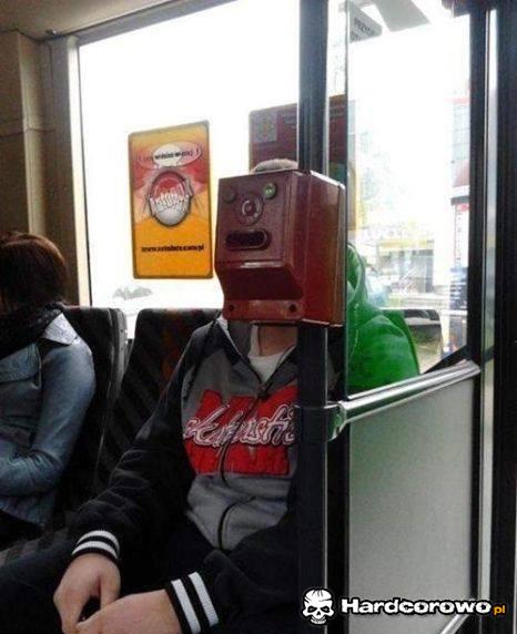 Człowiek robot  - 1