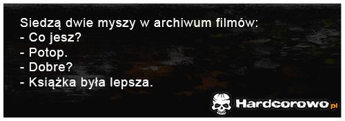 Siedzą dwie myszy w archiwum filmów - 1