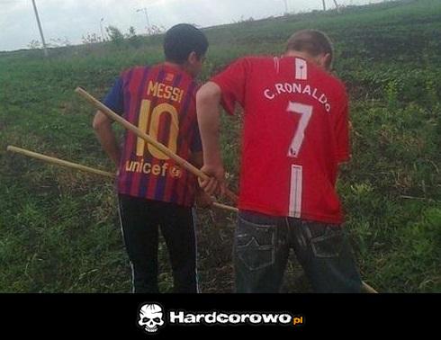 Messi i Ronaldo na wczasach - 1