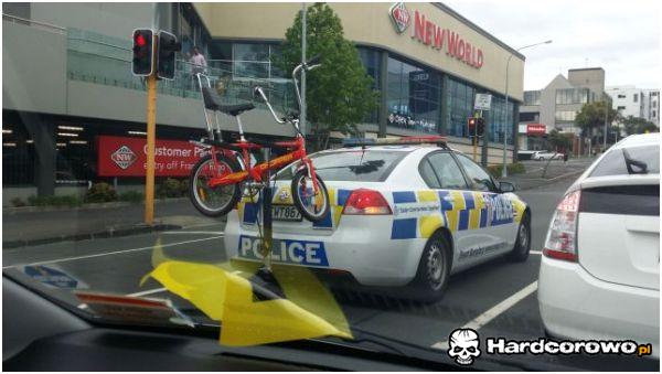 Dodatkowe wyposażenie Policji  - 1