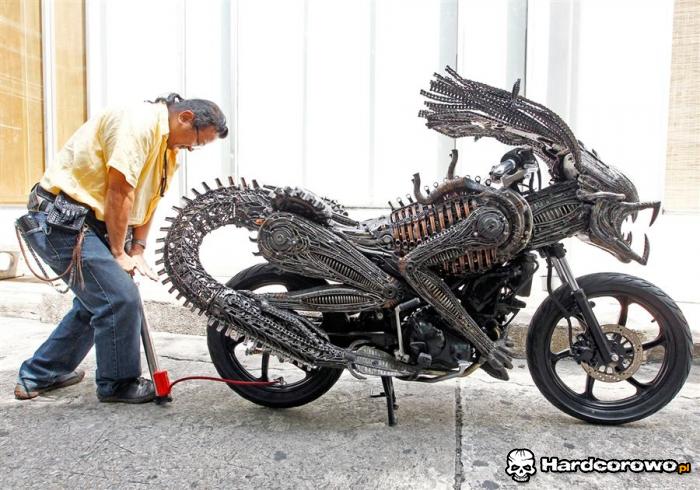 Alien motocykl - 1