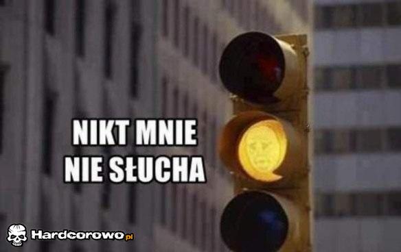 Nikt nie słucha żółtych świateł - 1