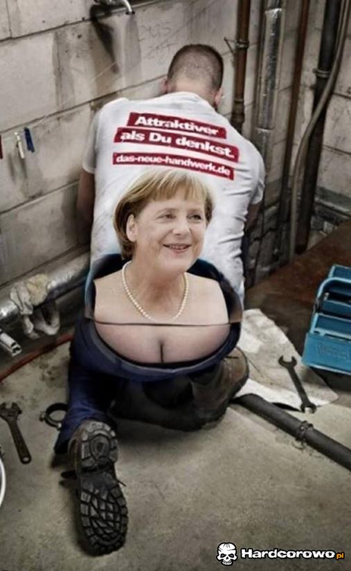 Merkel z dużym biustem - 1