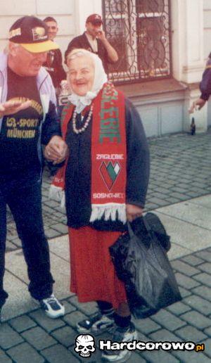 Babcia kibic  - 1
