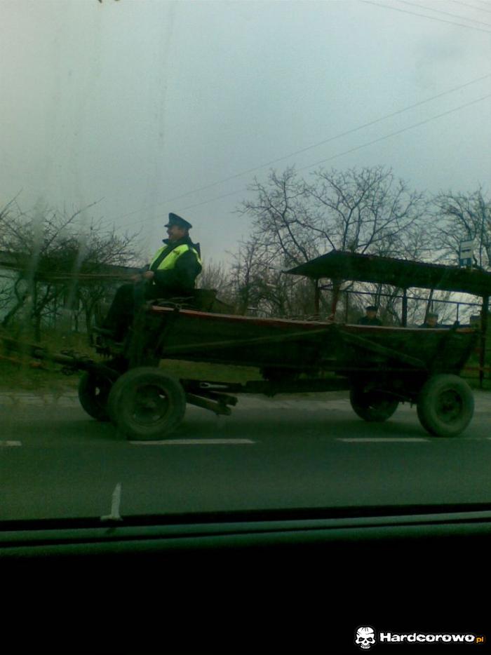 W drodze na parking Policyjny  - 1