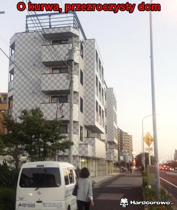 Przezroczysty budynek - 1