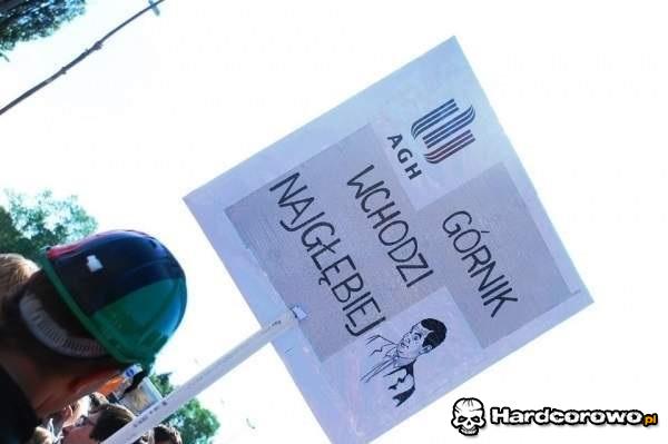 Górnik wchodzi najgłębiej  - 1