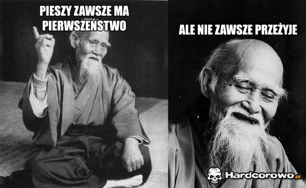 Pieszy ma zawsze pierwszeństwo - 1