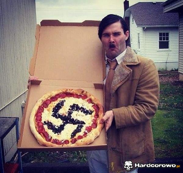 Nazi pizza - 1
