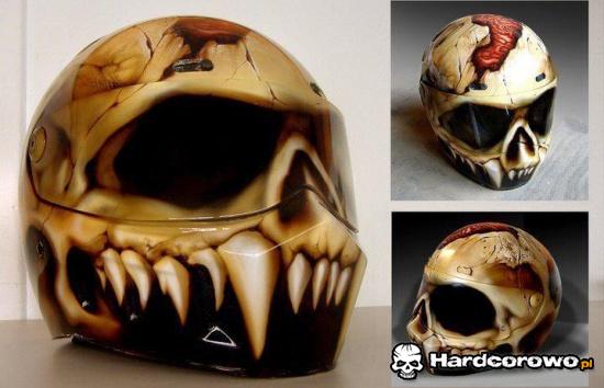 Hardcorowy kask - 1