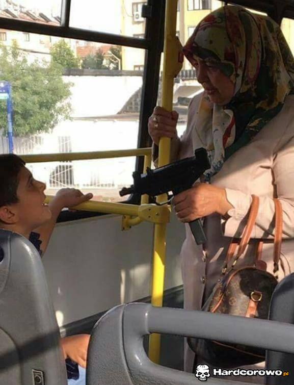 Kiedy nie ustąpisz miejsca w arabskim autobusie - 1
