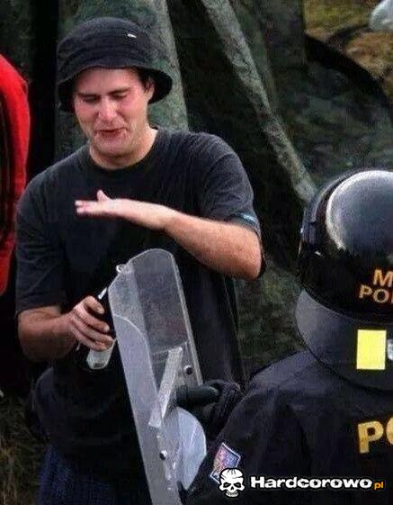 Policyjny otwieracz - 1