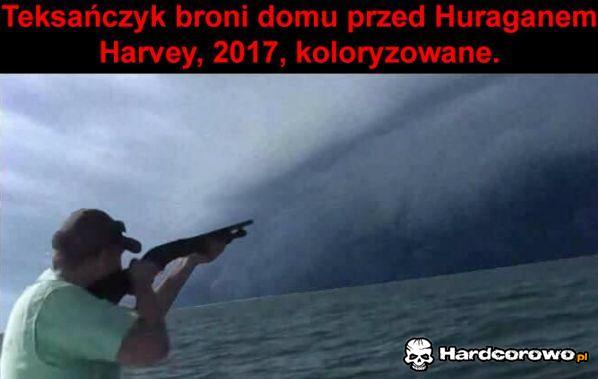 Teksańczyk broni domu - 1