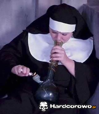 Jak wytwarzano dym na konklawe? - 1