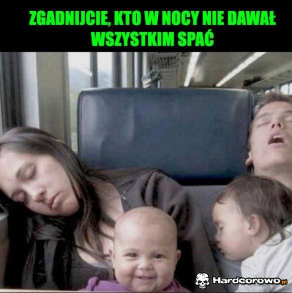 Zadowolona córeczka - 1